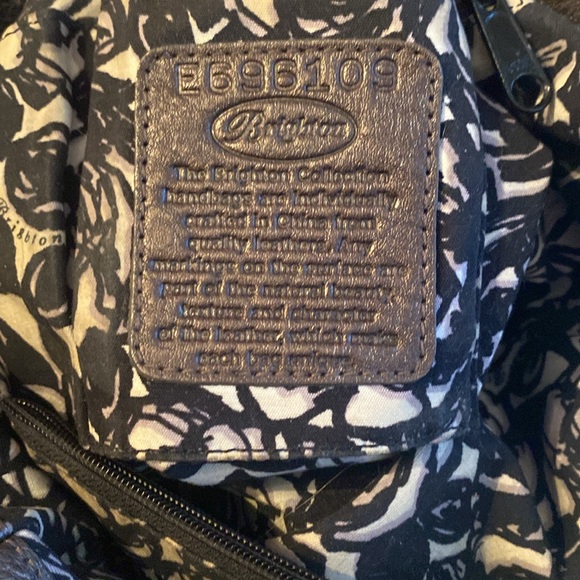 Pewter colored Brighton purse. Top and side pockets have magnetic closure. - Picture 4 of 11